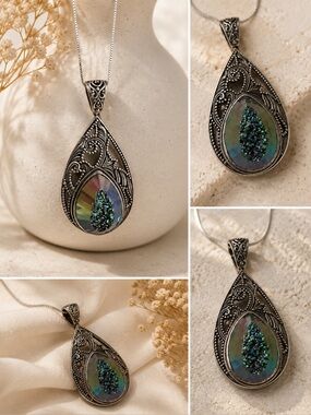 Gorgeous Large SS Pendant necklace with Peacock Druzy